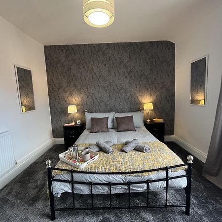 Modernised Central Wigan Townhouse Sleeps Up To 6 Экстерьер фото