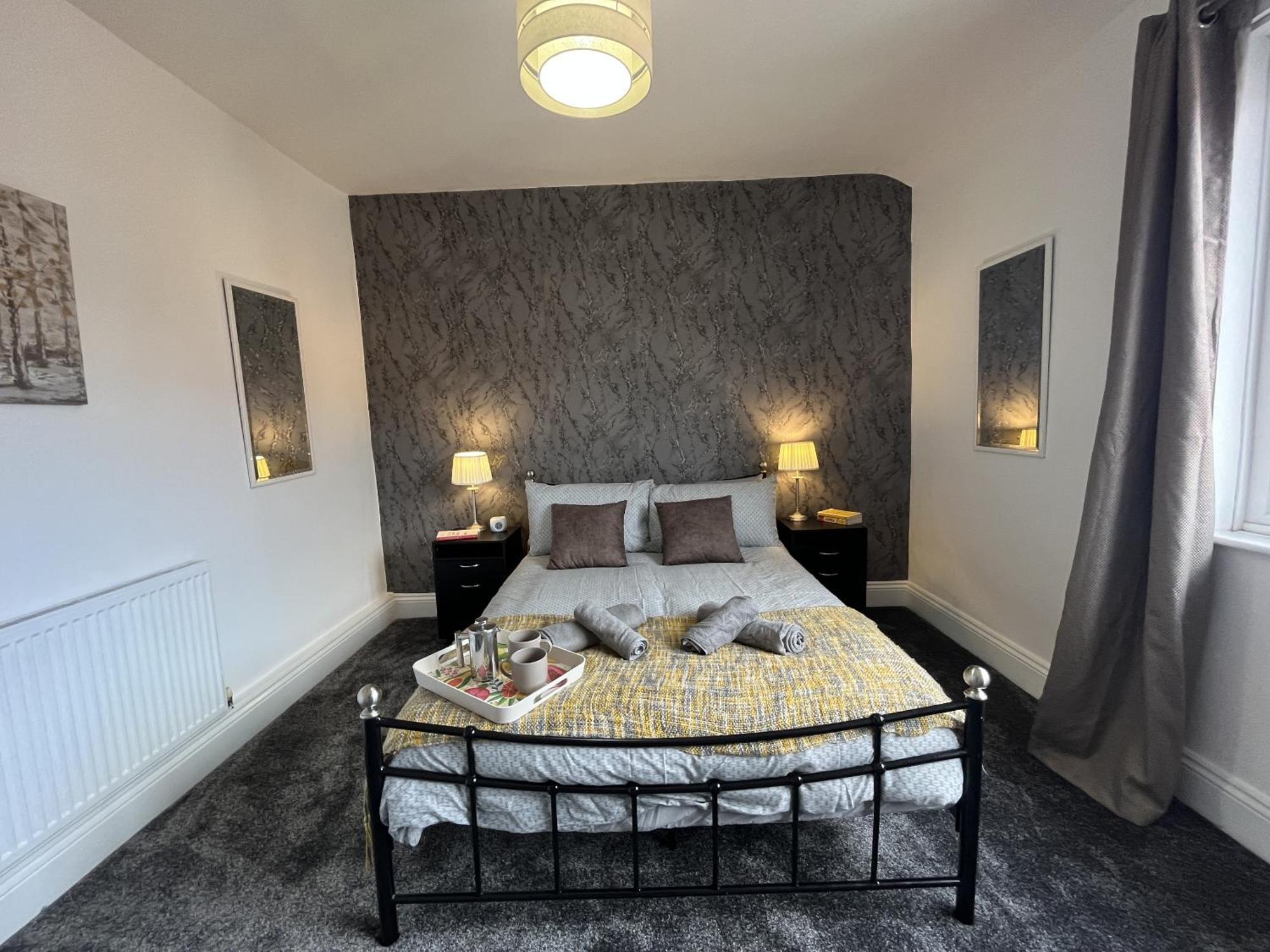 Modernised Central Wigan Townhouse Sleeps Up To 6 Экстерьер фото