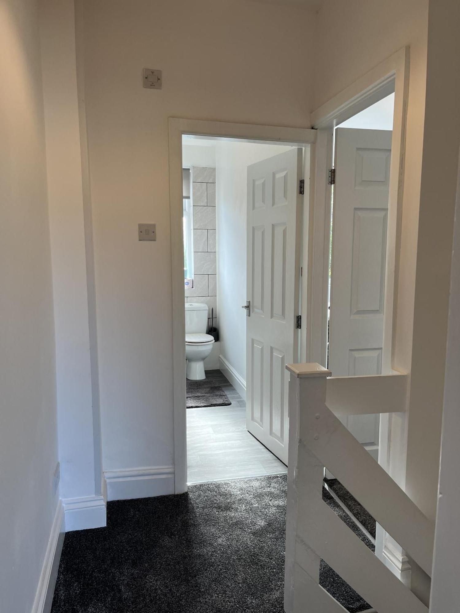 Modernised Central Wigan Townhouse Sleeps Up To 6 Экстерьер фото