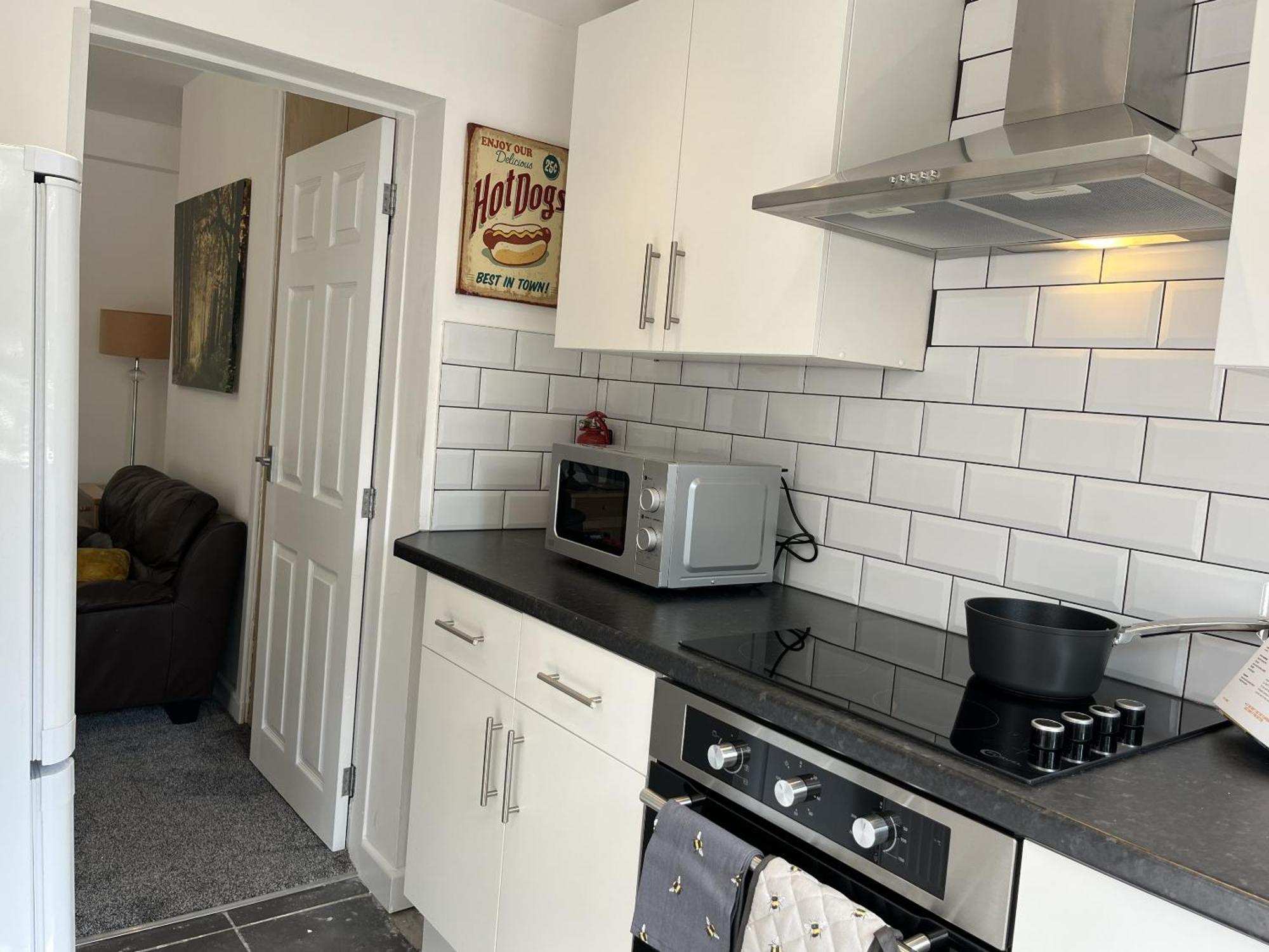 Modernised Central Wigan Townhouse Sleeps Up To 6 Экстерьер фото