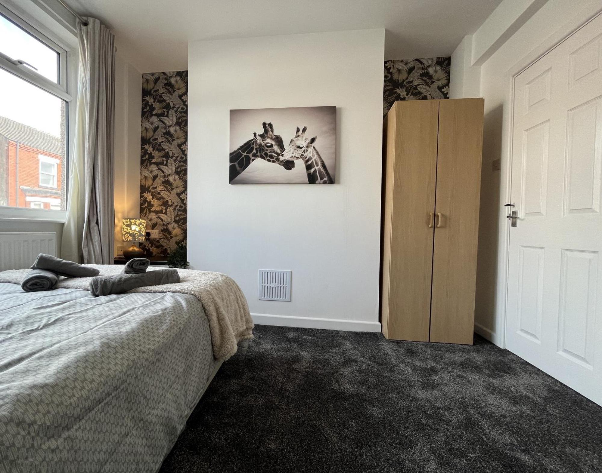 Modernised Central Wigan Townhouse Sleeps Up To 6 Экстерьер фото